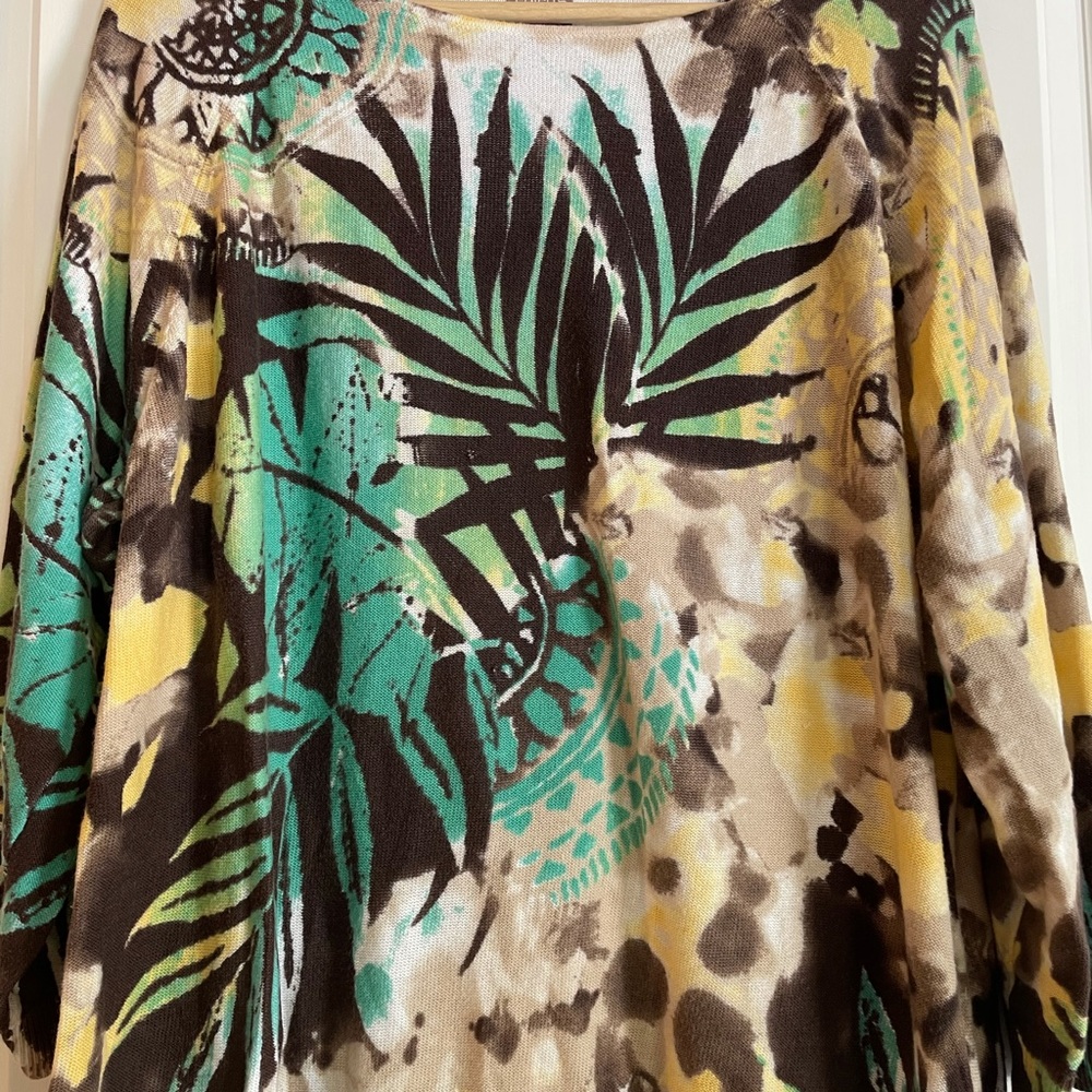 Chicos Lightweight Tropical Print Sweater with 3/4 Sleeves - Picture 2 of 4